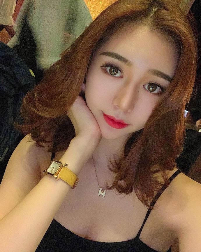 万千千资料简介，生活美照图片！插图1