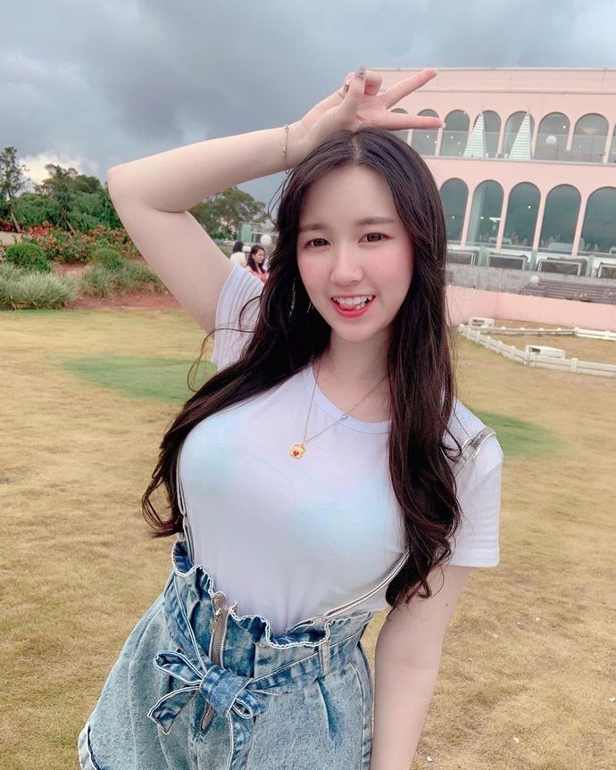 萧予瑄资料简介，直播主图片！插图5