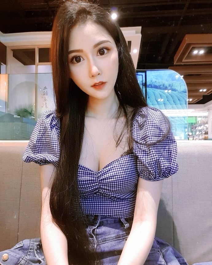 许惠玲Cindy资料简介,台湾网红图片!插图1 许惠玲Cindy资料简介,台湾网红图片!插图1