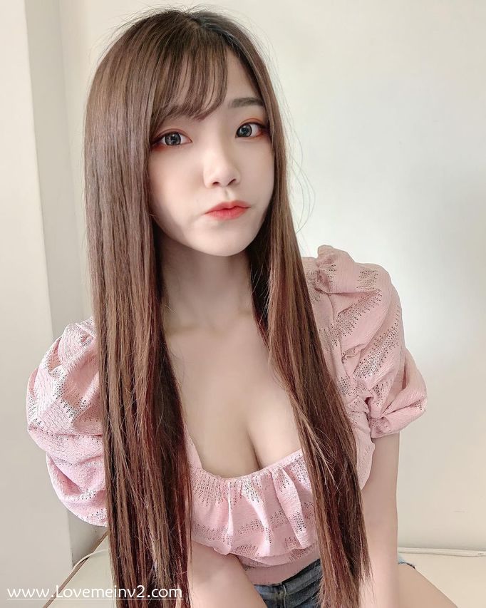 Chen臻儿（YA CHEN雅臻）资料图片简介插图1