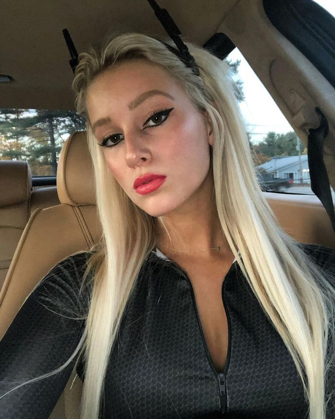 Sara McNally资料简介，美国网红图片！插图1