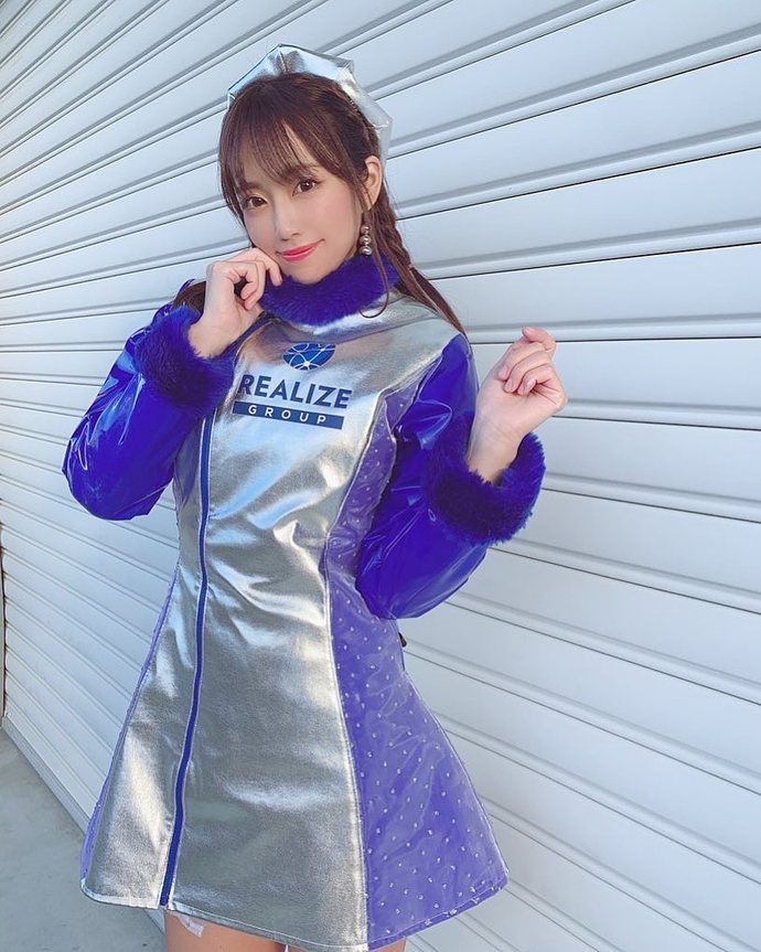 雾岛圣子资料简介，赛车女王图片！插图3