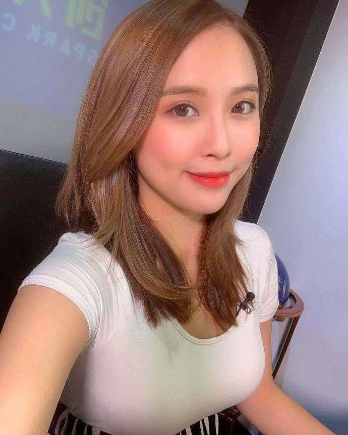 Angus张若锜资料简介，香港网红图片！插图3