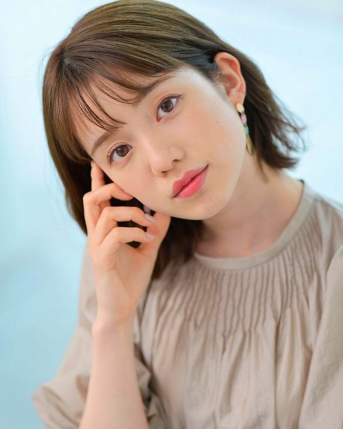 弘中绫香（弘中綾香）资料简介，播音员图片！插图1