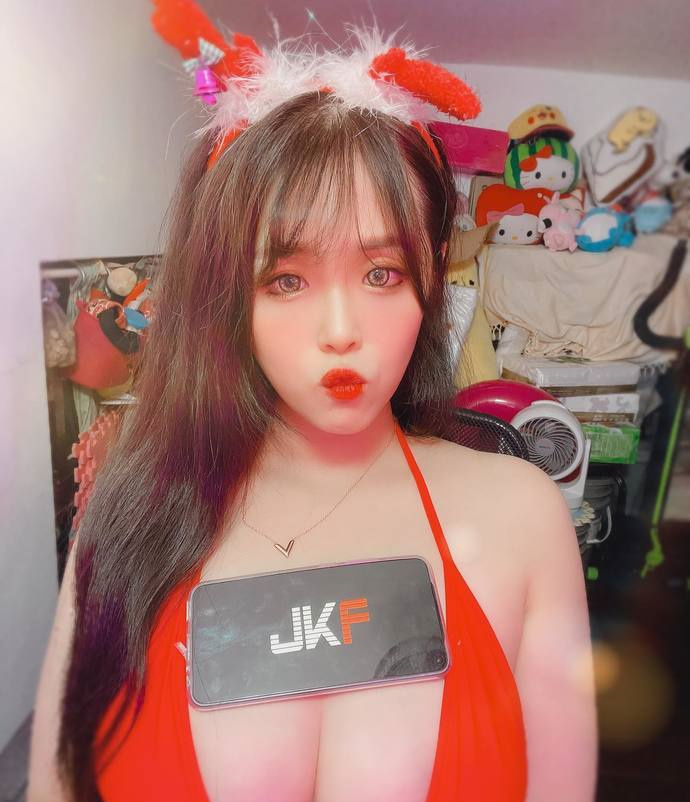 果冻儿Nikkie资料简介，台湾主播图片！插图4