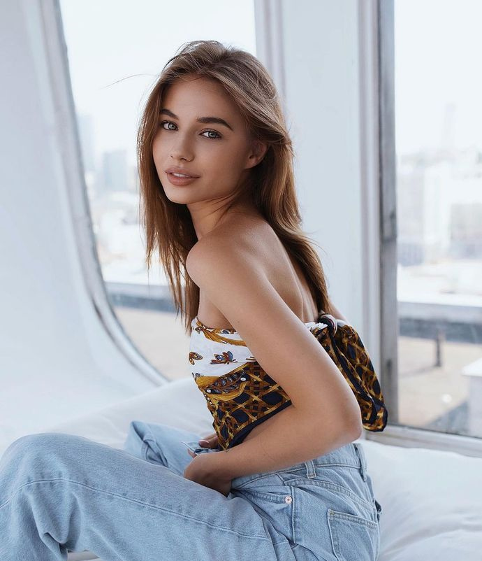 Elizabeth Vasilenko资料简介，时尚模特图片！插图3