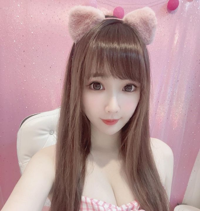 小苹果Apple（郑裕蓁）资料图片简介插图3