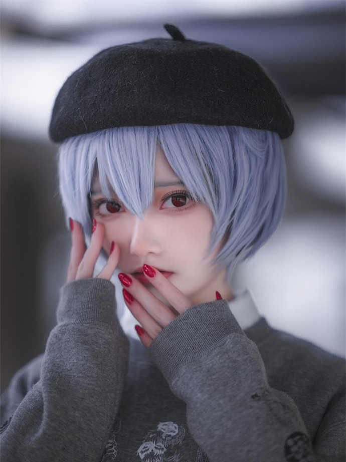 动漫博主炭烤莉莉黑个人资料图片及简介插图1