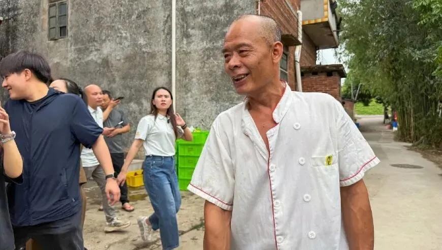 “莫氏鸡煲”老板莫叔（