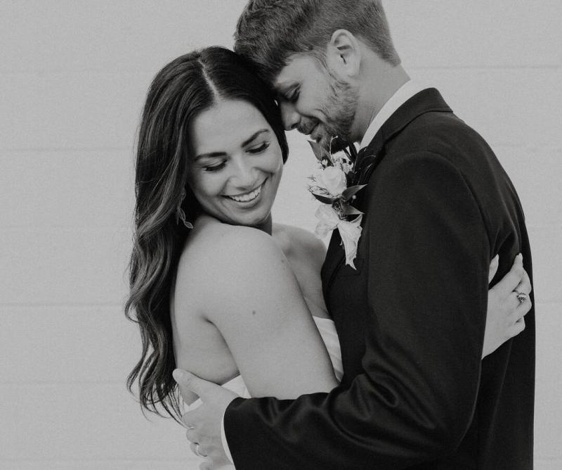 Chandler Hallow 和他的妻子 Cara